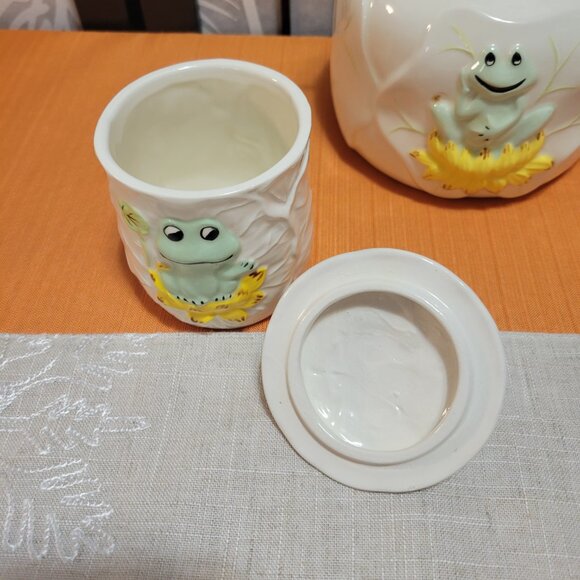 Retro Cute Kawaii Pastel Neil the Frog Teapot Kettle w/ Sugar & Creamer - Picture 7 of 8